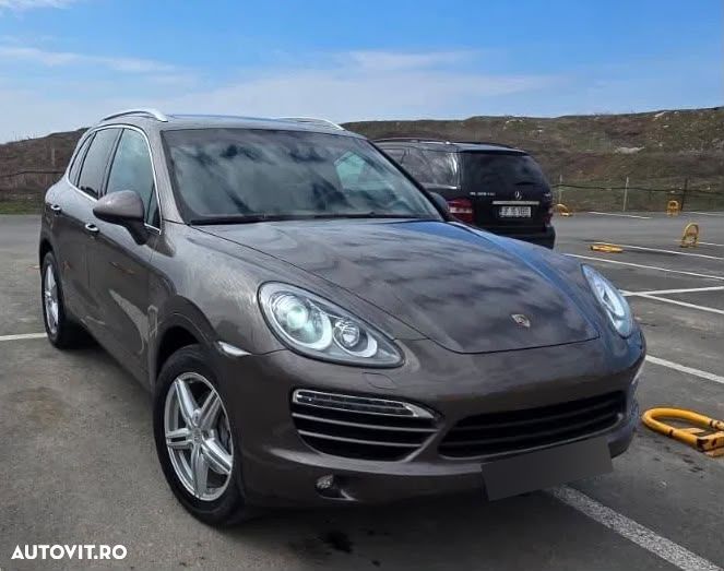 Porsche Cayenne - 1