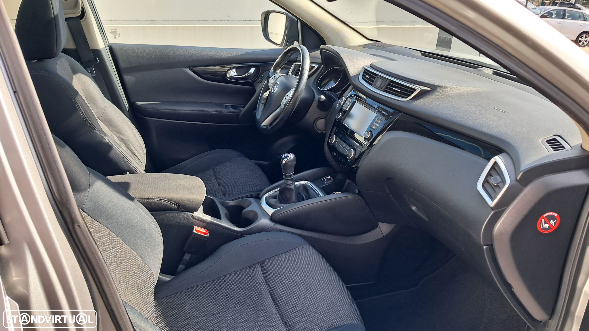 Nissan Qashqai 1.5 dCi N-Connecta 18 - 6