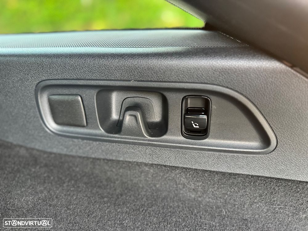 Mercedes-Benz E 300 9G-TRONIC AMG Line - 11