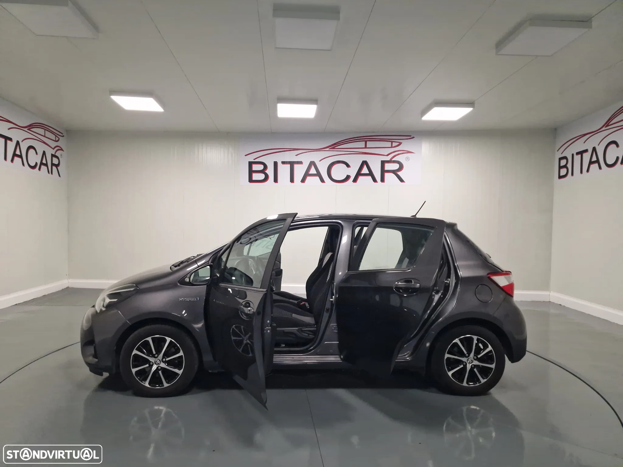 Toyota Yaris 1.5 HSD Comfort - 11
