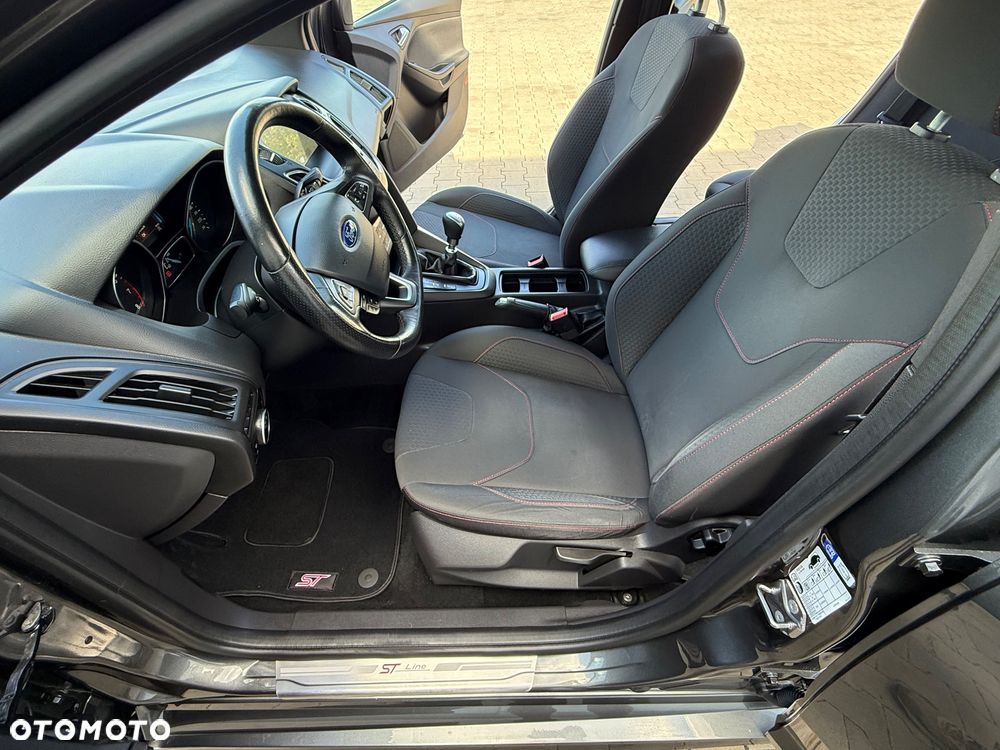 Ford Focus 1.0 EcoBoost ST-Line Black ASS - 18