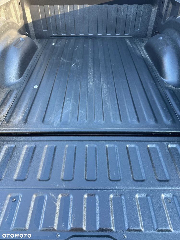 RAM 1500 Crew Cab Shortbed Bighorn - 13