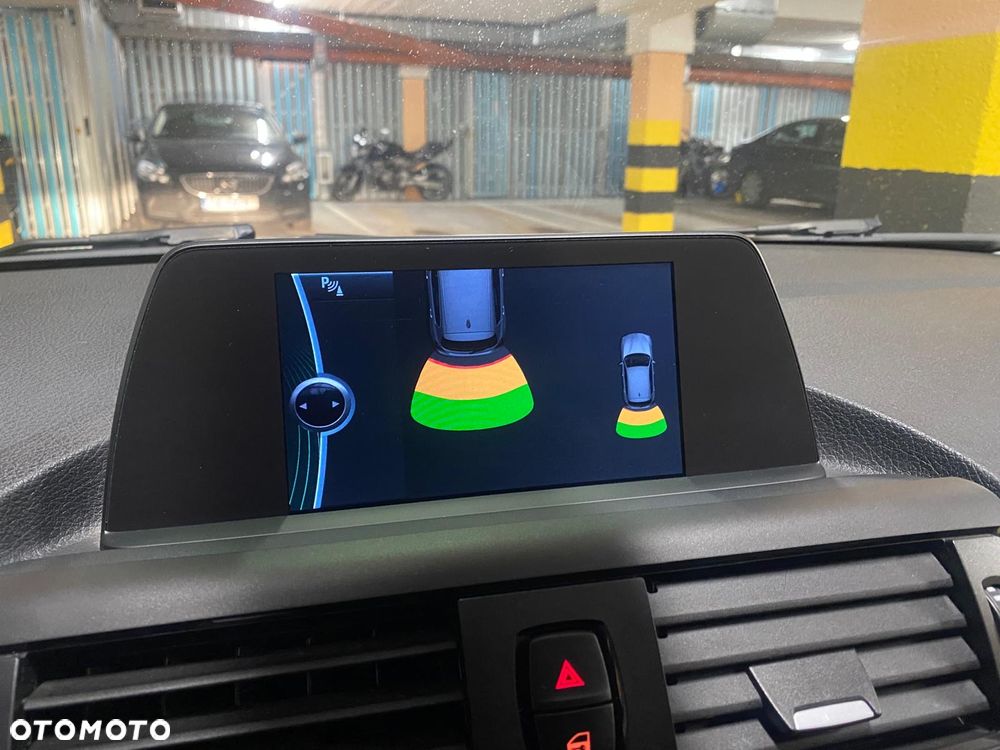 BMW Seria 1 118d Sport Line - 24
