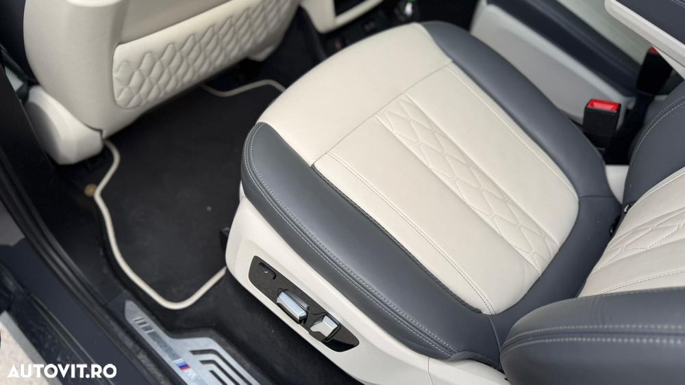 BMW X7 M60i xDrive AT MHEV - 12