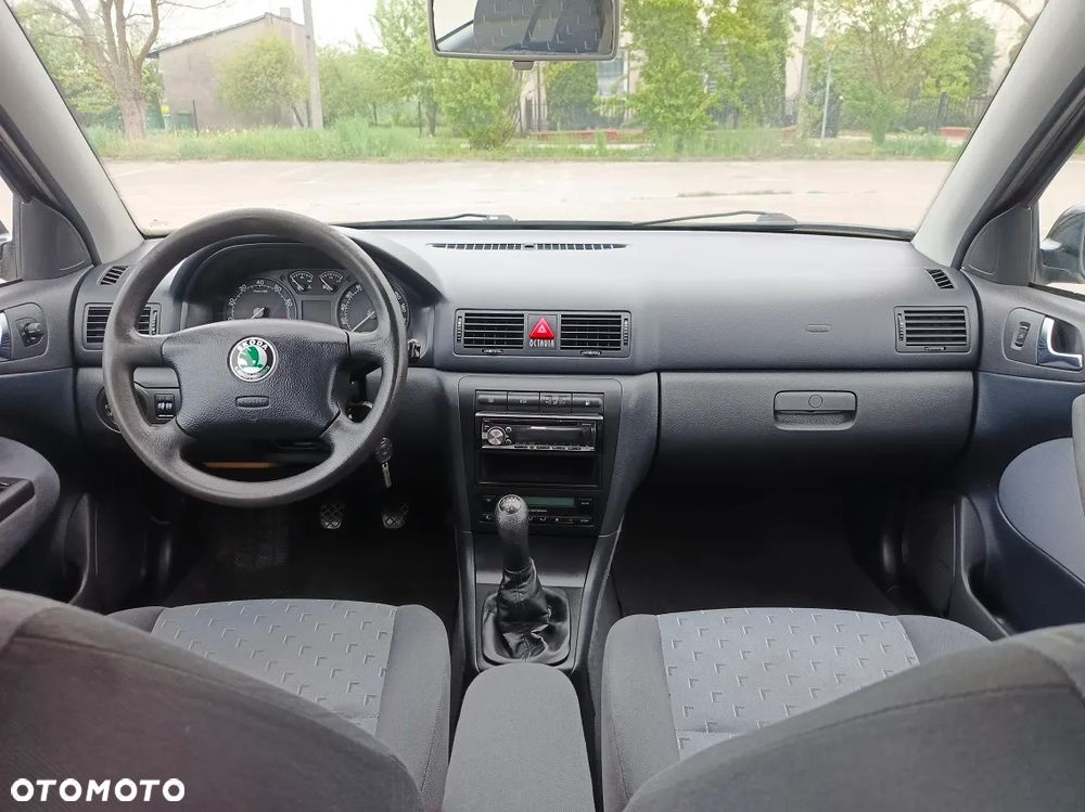 Skoda Octavia 1.6 Combi Ambiente - 7