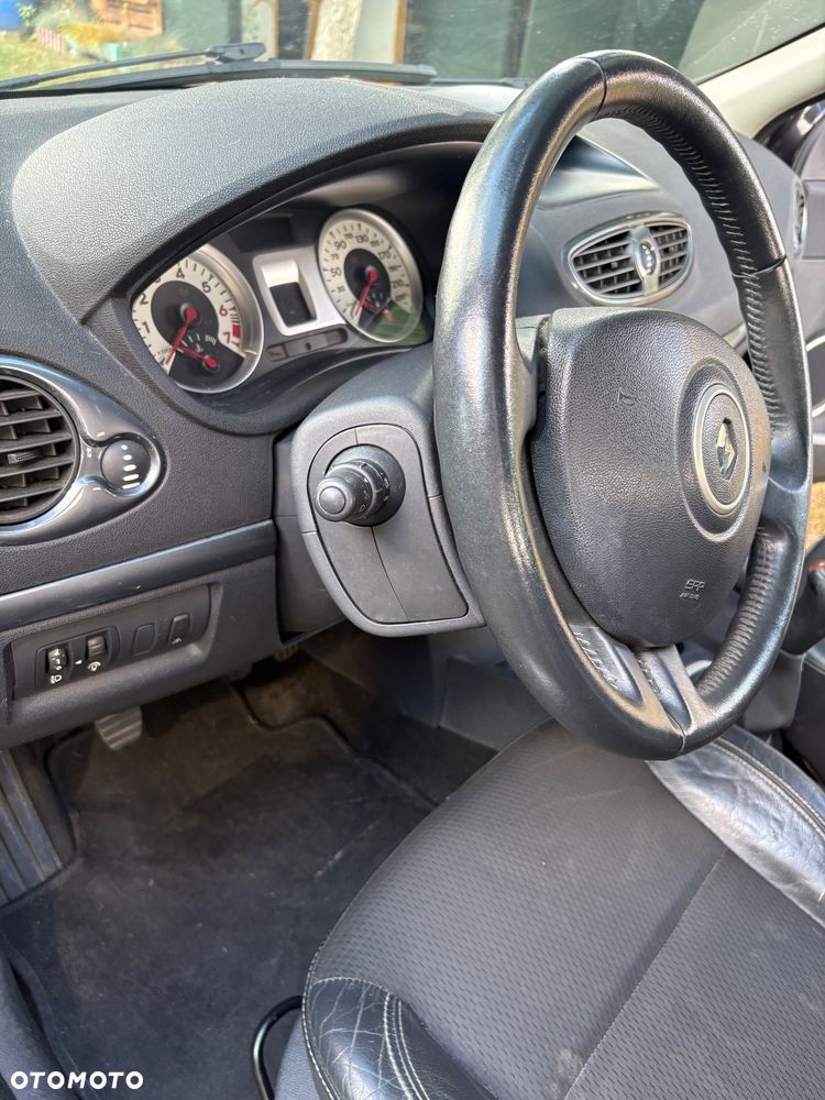 Renault Clio 1.2 16V Dynamique - 10