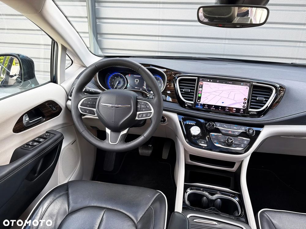 Chrysler Pacifica - 21