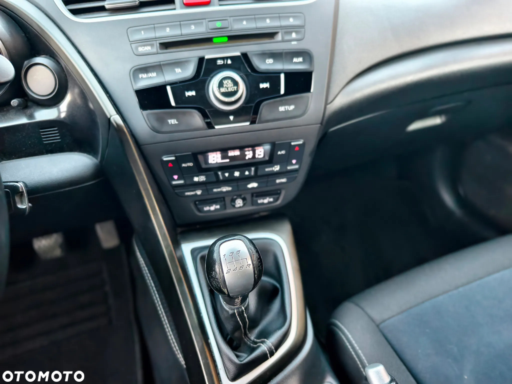 Honda Civic 1.8 i-VTEC Sport - 11