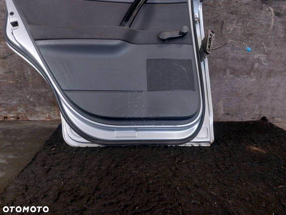 DRZWI KOMPLETNE LEWY TYŁ VOLKSWAGEN POLO IV - 2