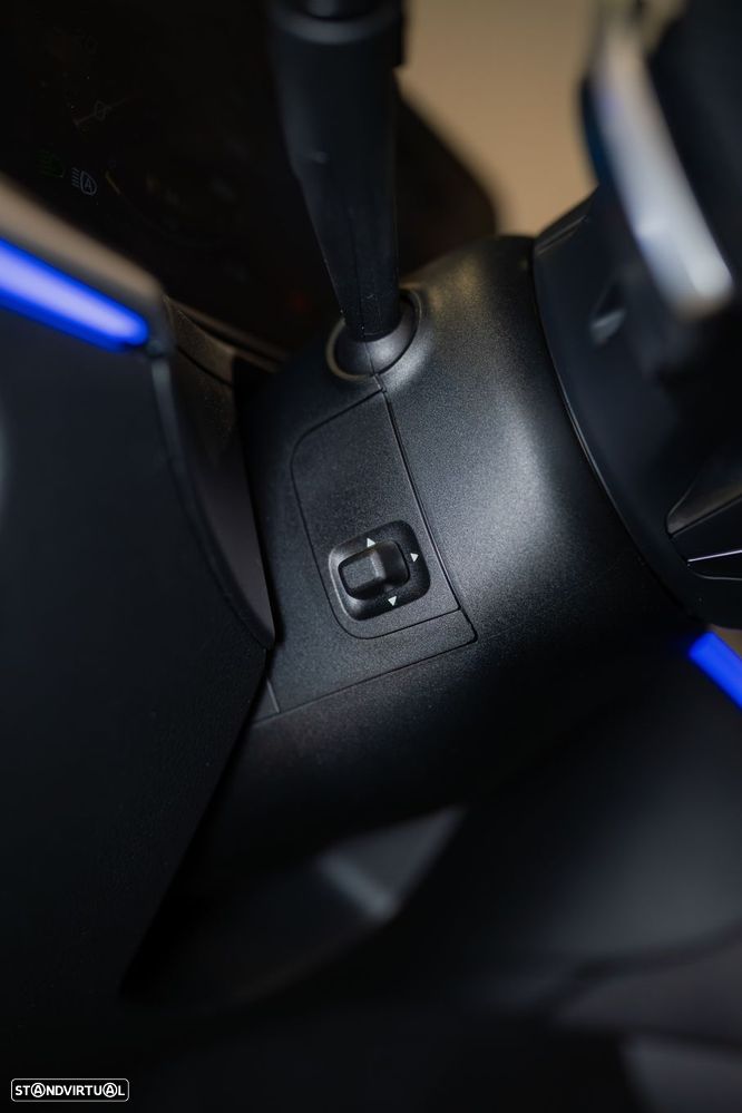 Mercedes-Benz C 300 e AMG Line - 26