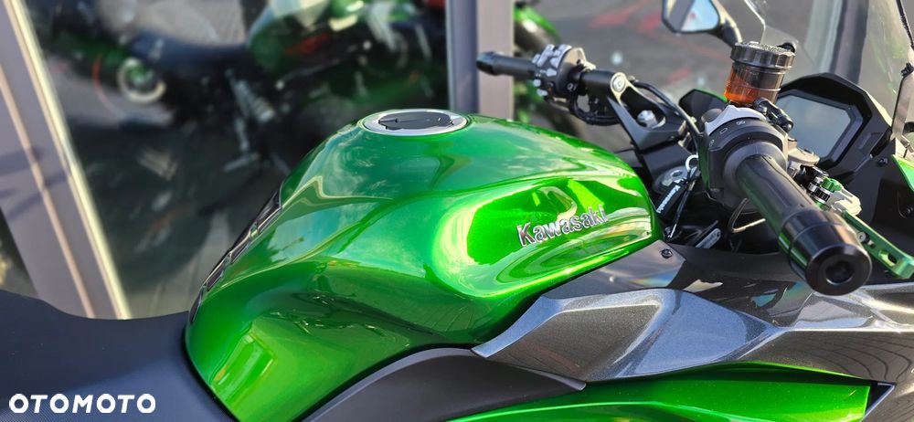 Kawasaki Ninja 1000 SX - 12