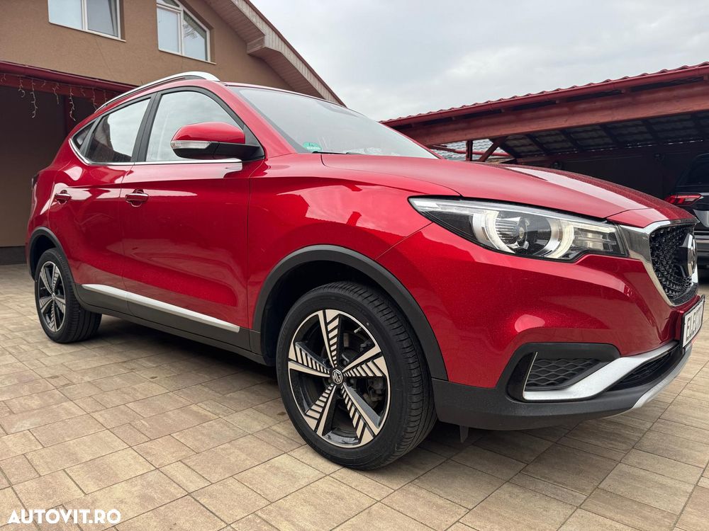MG ZS EV Luxury - 23