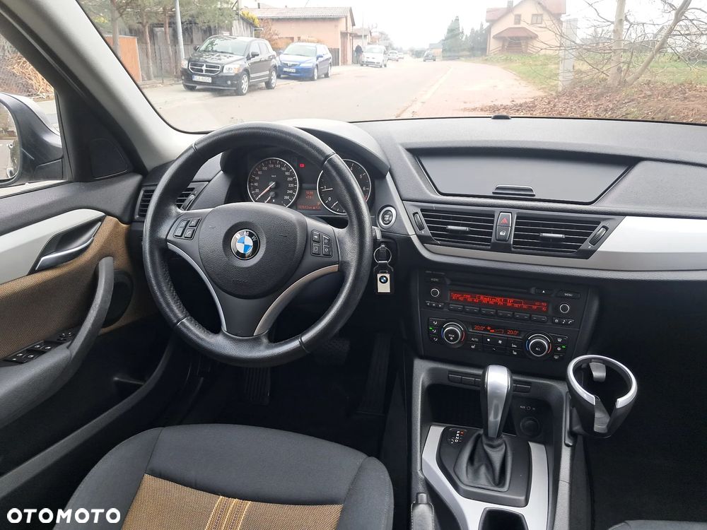 BMW X1 sDrive18i - 13
