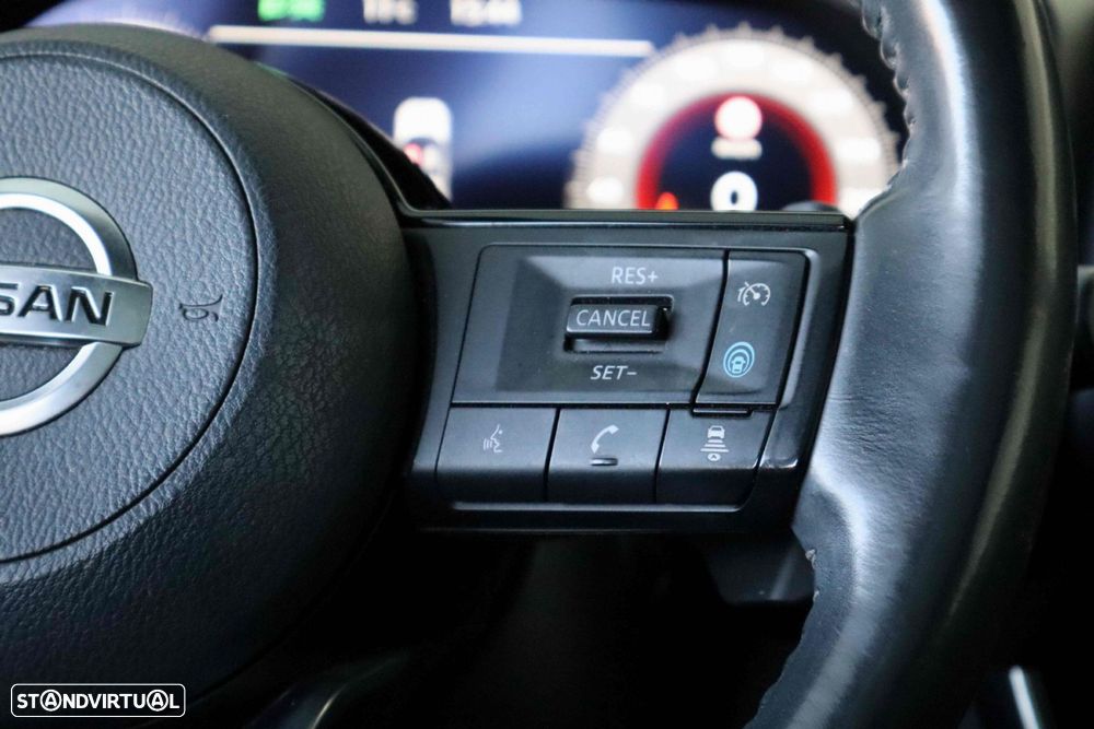 Nissan Qashqai 1.3 DIG-T Tekna + Xtronic - 24