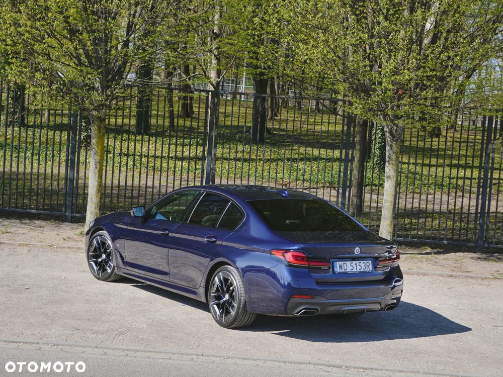 BMW Seria 5 540d xDrive mHEV M Sport sport - 17