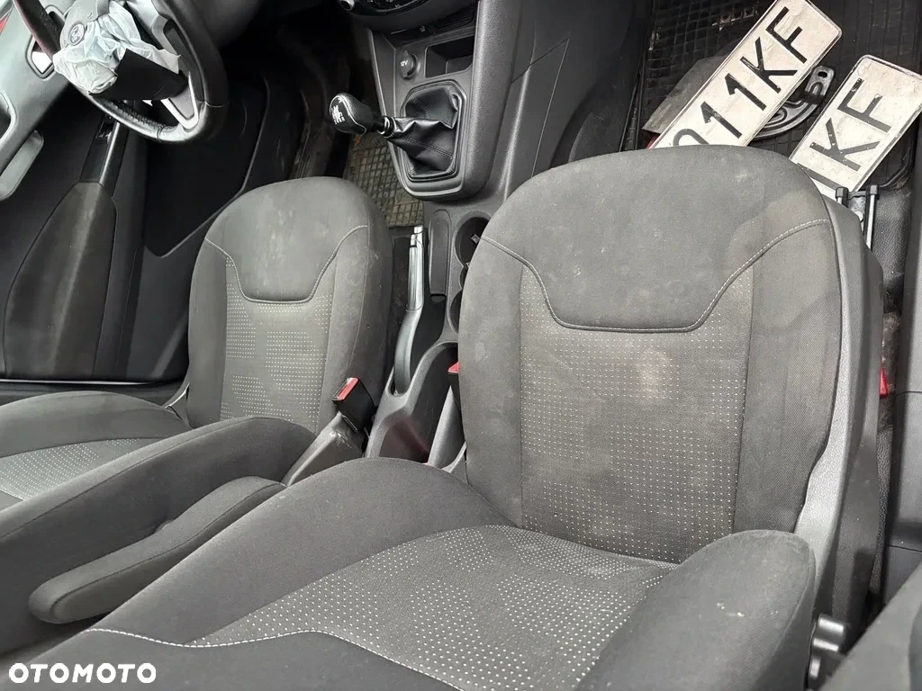 Ford transit courier - 9