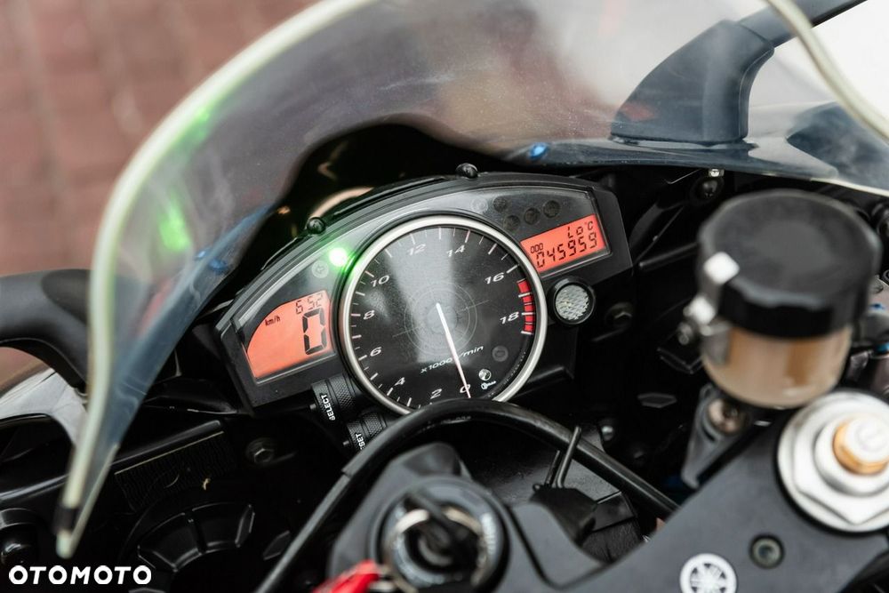 Yamaha R6 - 8