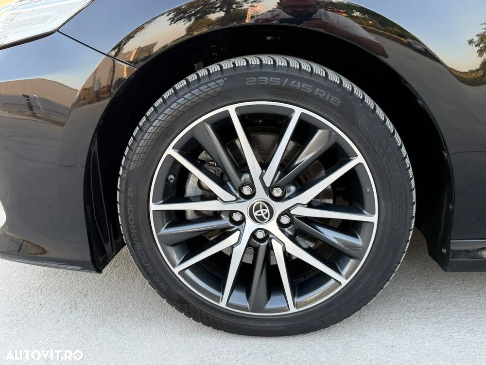 Toyota Camry - 11