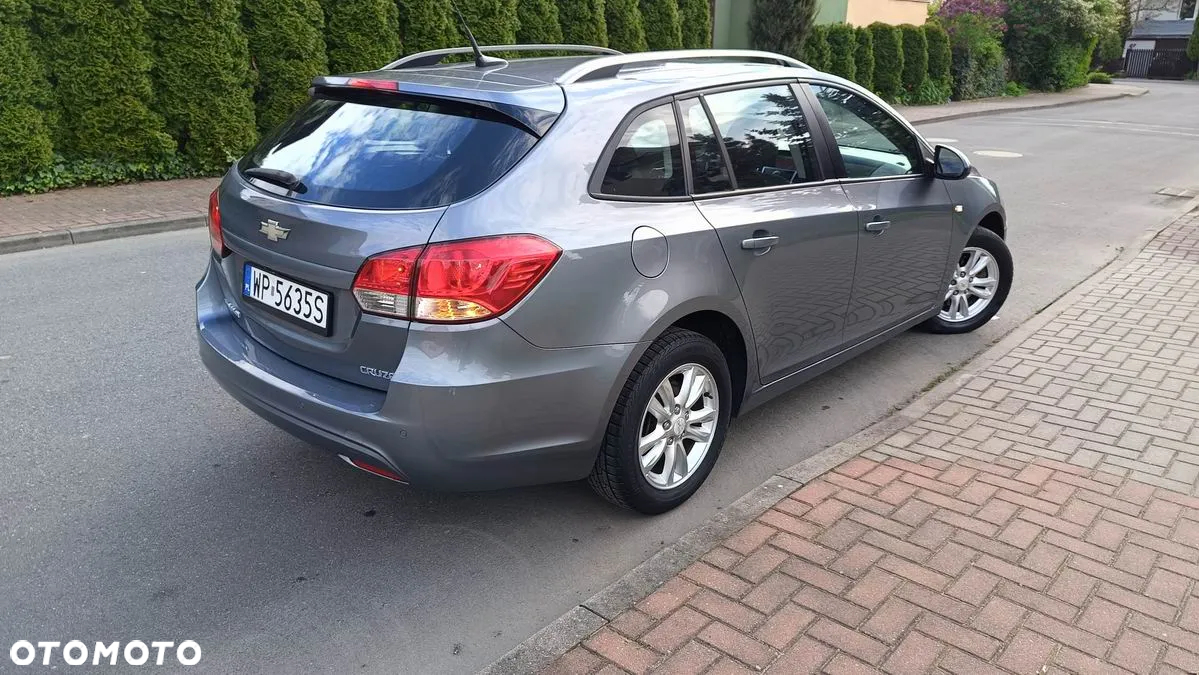 Chevrolet Cruze 1.7 LT - 11
