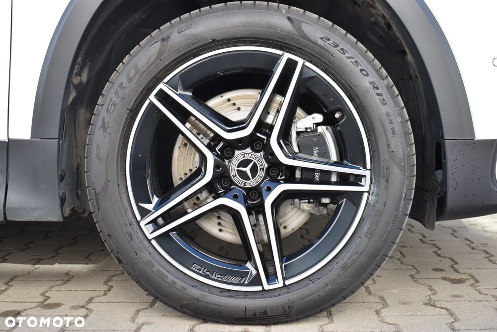 Mercedes-Benz GLB - 9