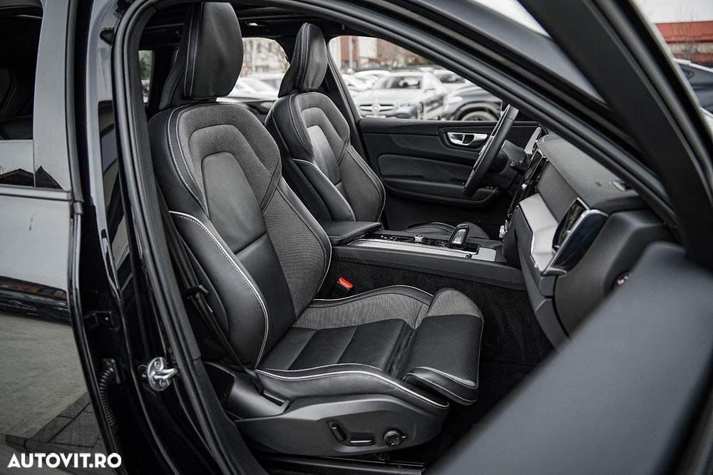 Volvo XC 60 Recharge T6 Twin Engine eAWD R-Design Expression - 12