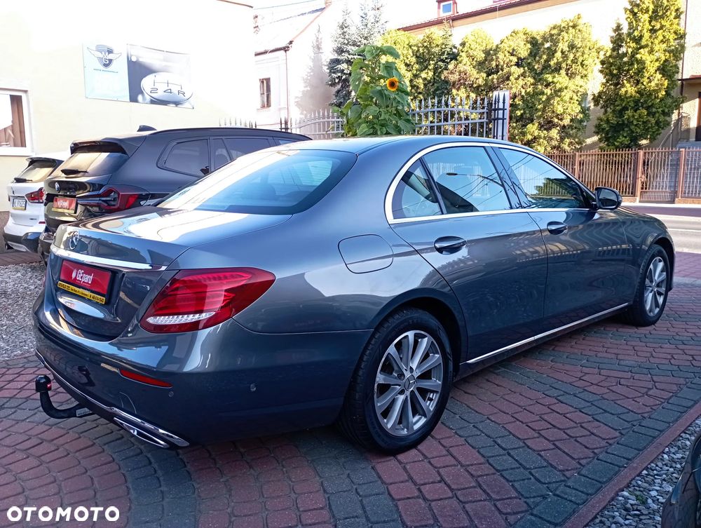 Mercedes-Benz Klasa E 220 d 9G-TRONIC - 4