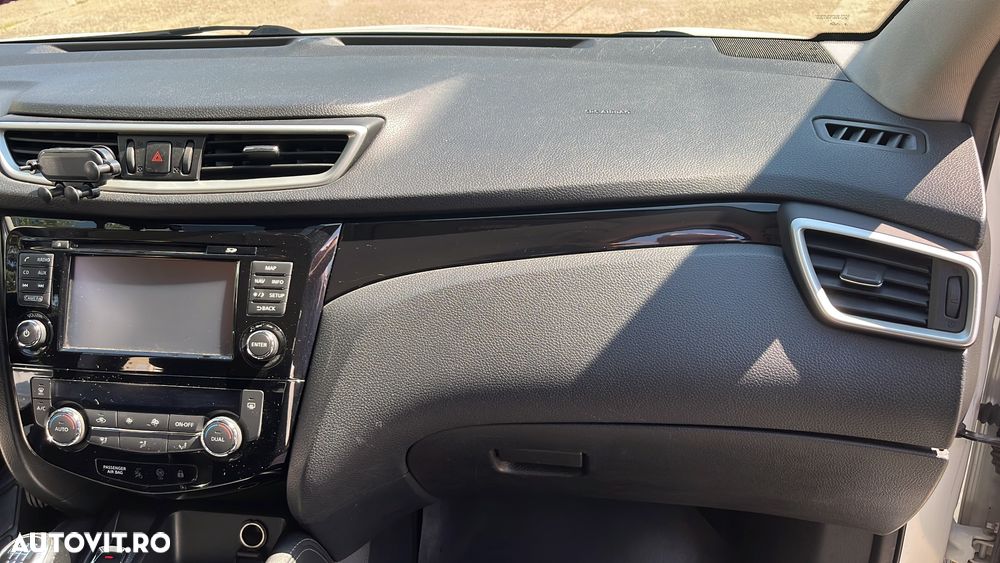 Nissan Qashqai 1.6 DCI Start/Stop 4X4-i Acenta - 23