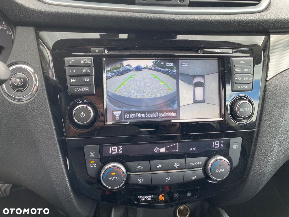 Nissan Qashqai 1.6 DIG-T N-Connecta - 33