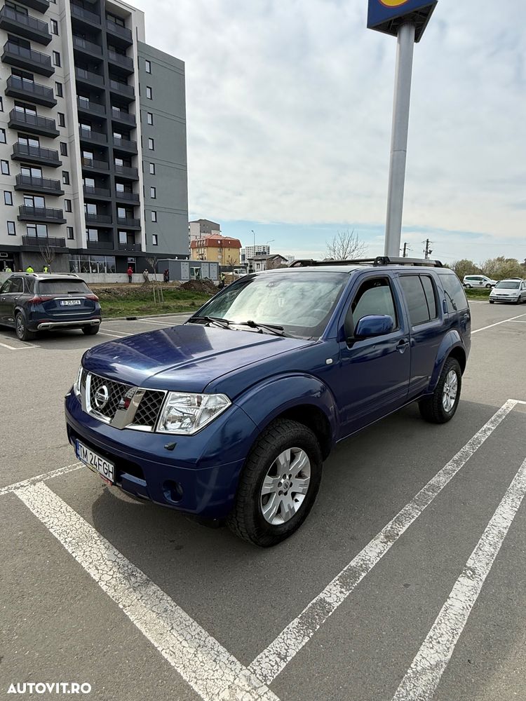Nissan Pathfinder 2.5 dCi Aut LE - 2
