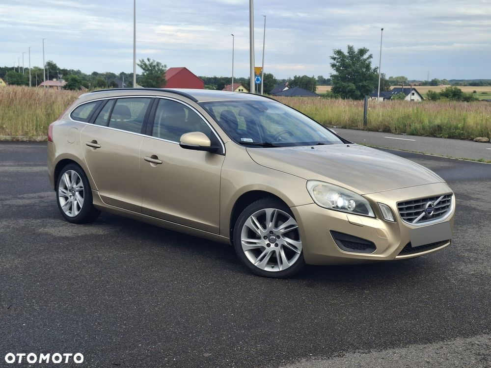 Volvo V60 D3 R-Design - 3
