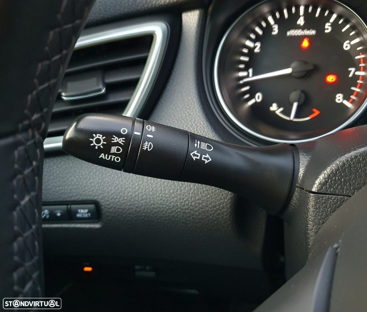 Nissan Qashqai 1.3 DIG-T N-Connecta J18 - 28