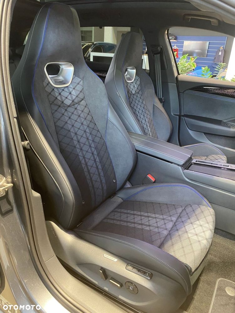 Volkswagen Passat Variant 2.0 TSI R-Line Plus DSG - 11