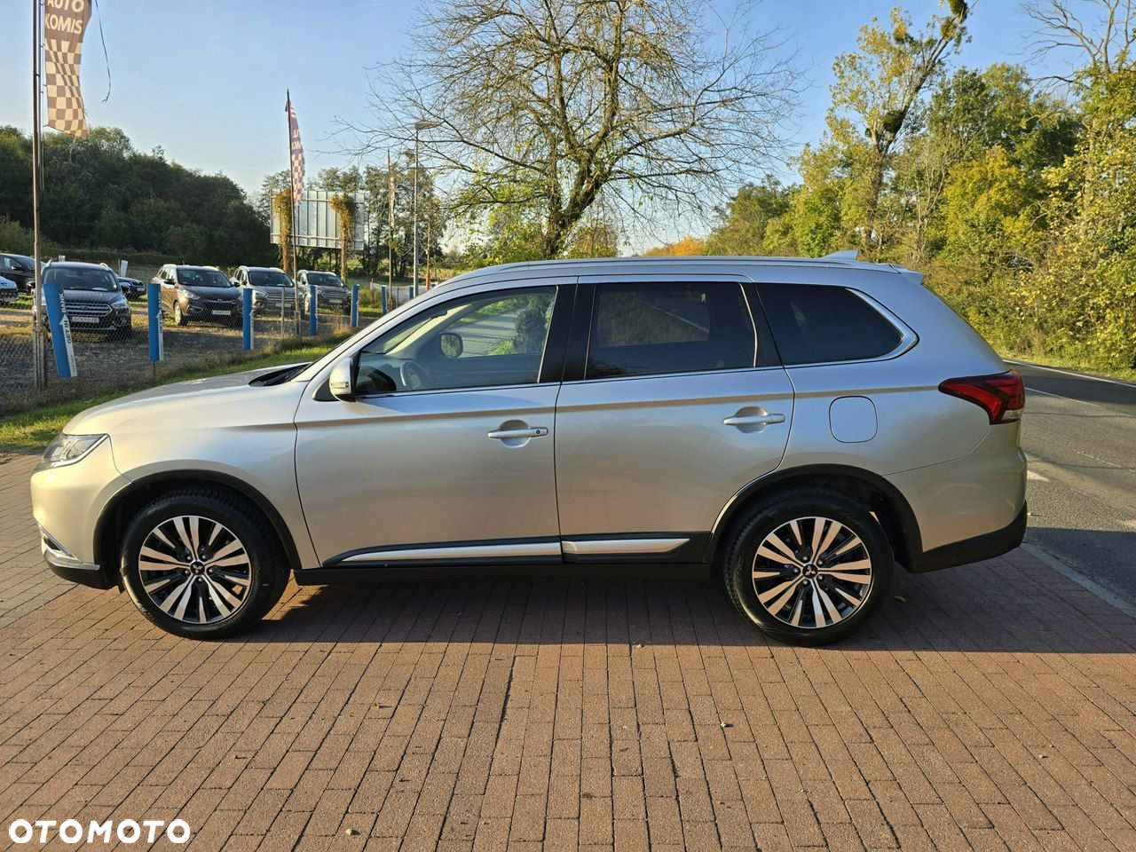 Mitsubishi Outlander 2.0 2WD CVT Diamant Edition - 4