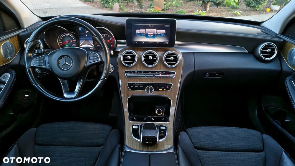 Mercedes-Benz Klasa C 200 7G-TRONIC Exclusive - 20