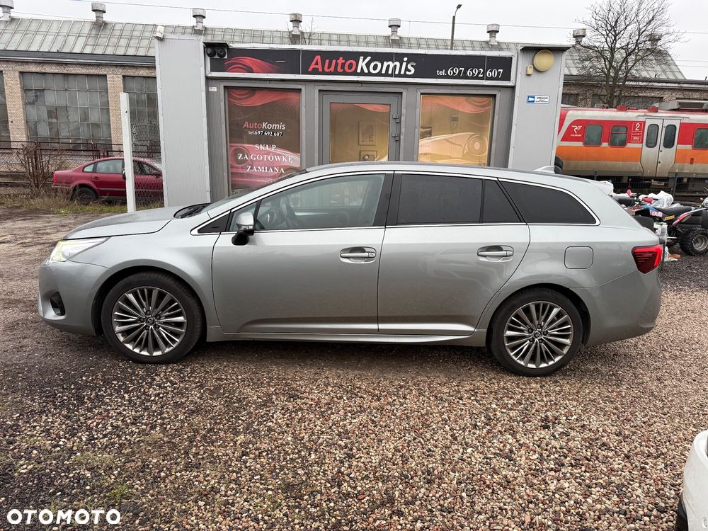 Toyota Avensis 1.8 Prestige - 8