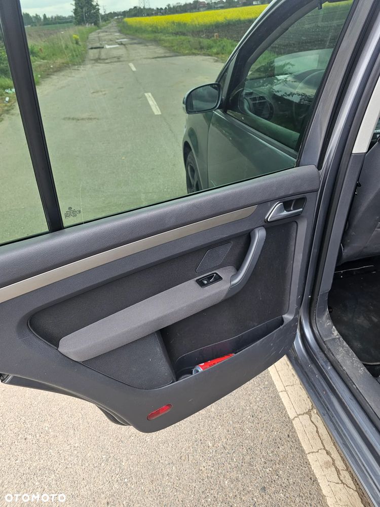 Volkswagen Touran 2.0 TDI DPF DSG Comfortline - 13