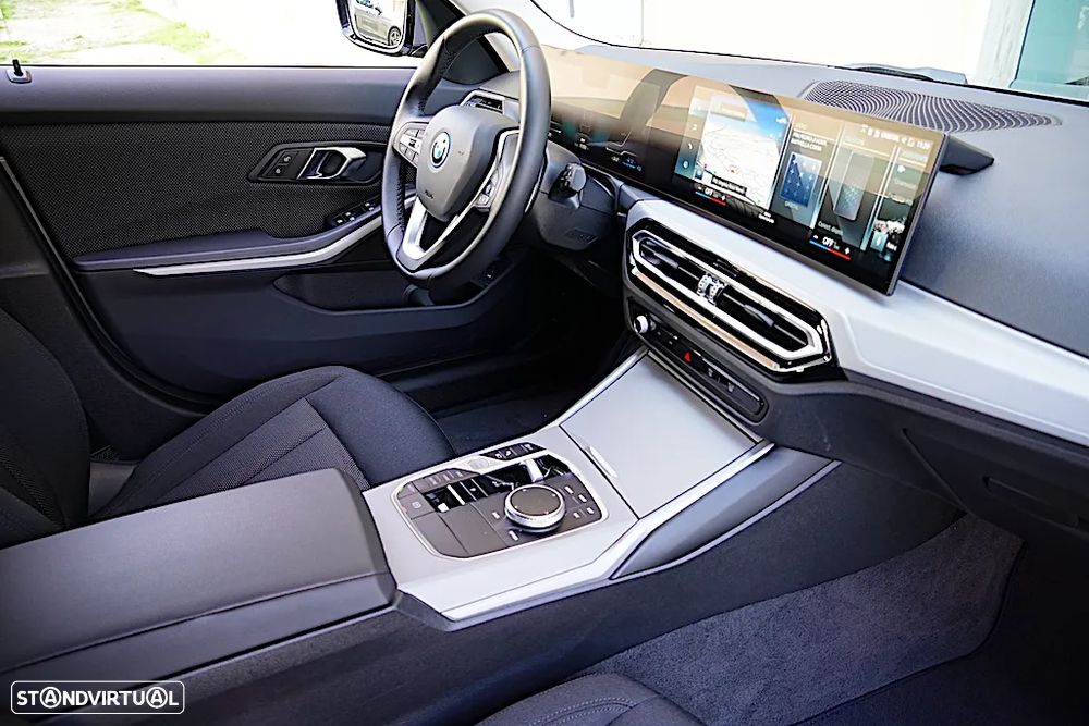 BMW 320 e Touring Corporate Edition Auto - 24