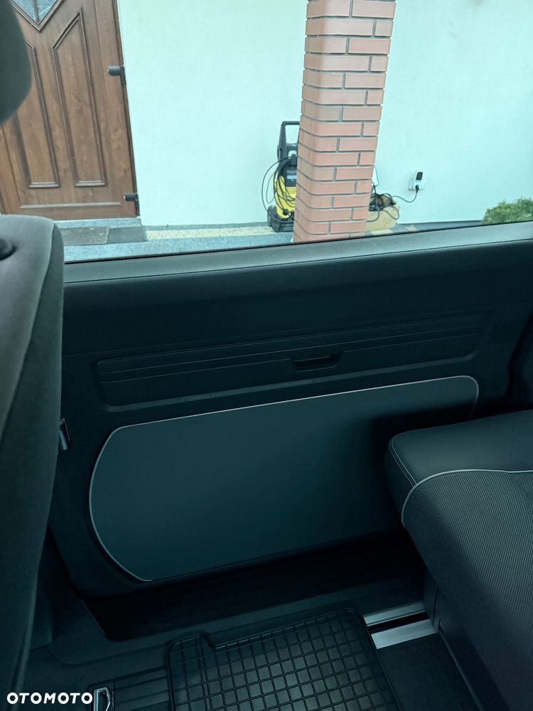 Volkswagen Multivan - 12