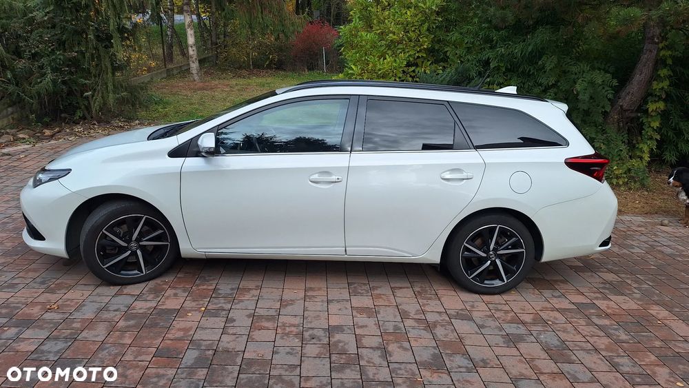 Toyota Auris 1.8 HSD Luna - 6