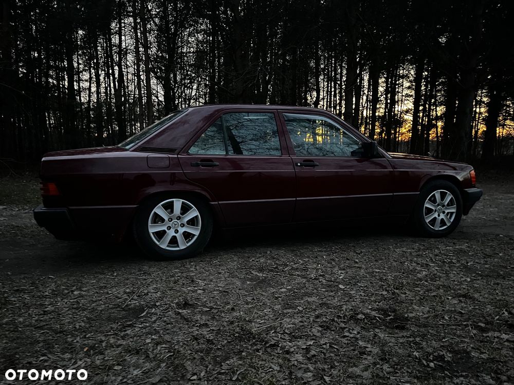 Mercedes-Benz W201 (190) - 24
