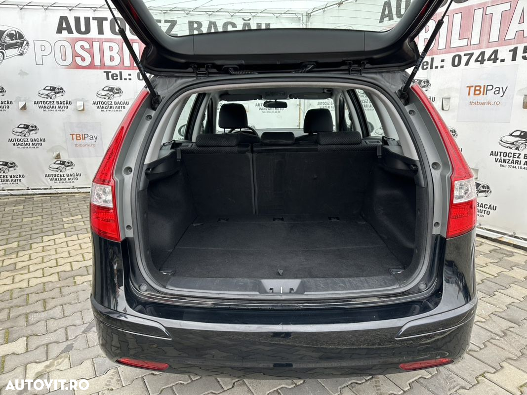 Hyundai i30 i30cw 1.4 Classic - 13