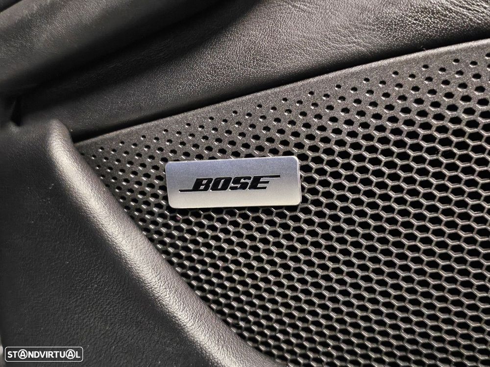 Porsche Taycan Cross Turismo 4 - 28