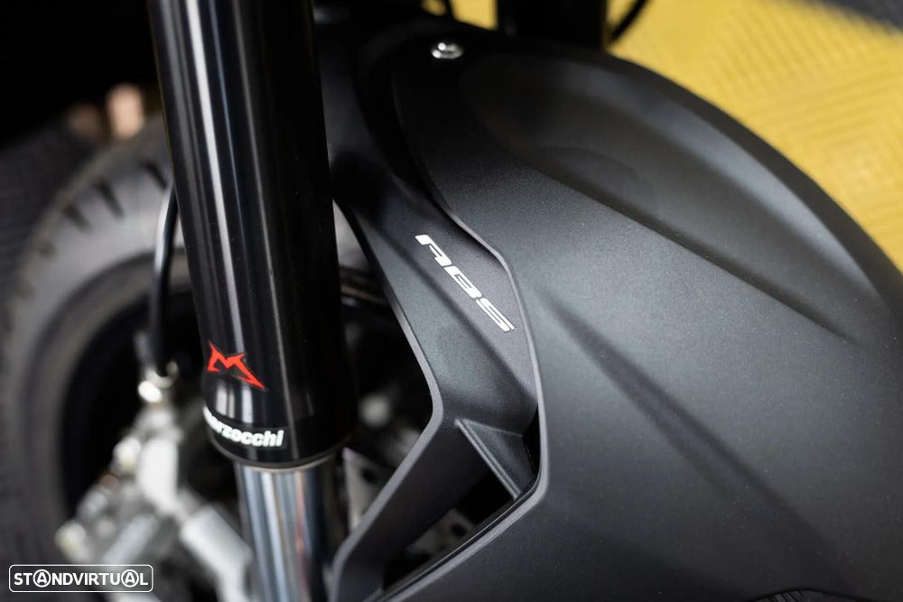 MV Agusta Brutale - 10