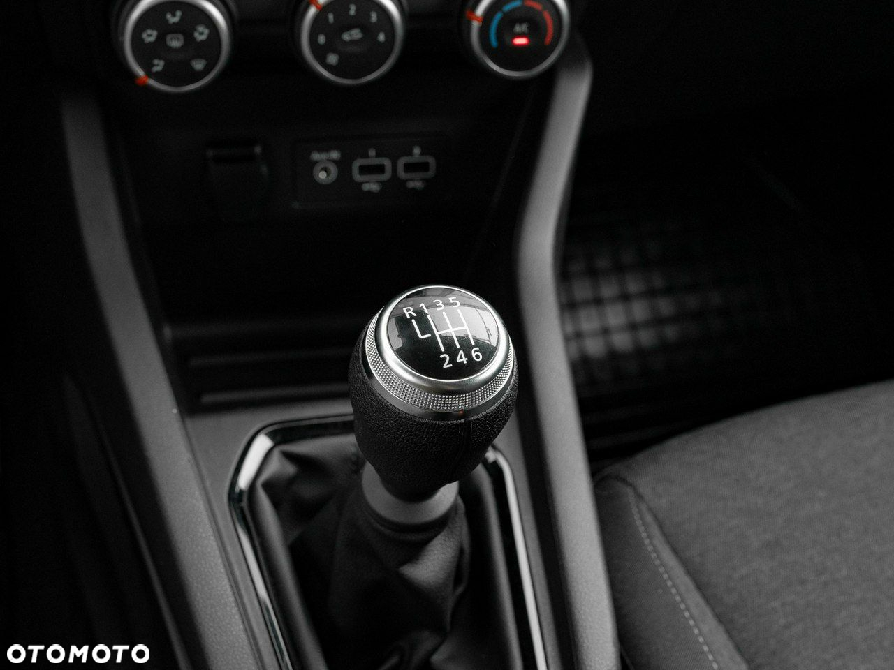 Renault Clio 1.0 TCe Equilibre - 20