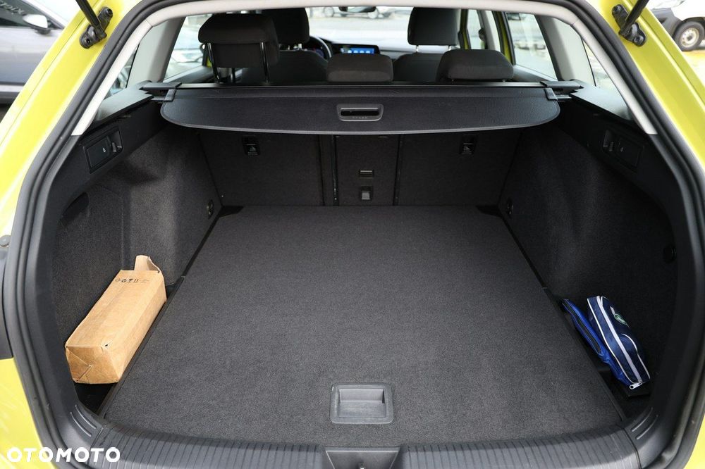 Volkswagen Golf - 32