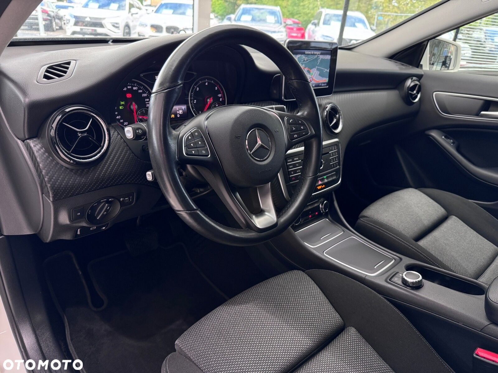 Mercedes-Benz GLA 200 d 7G-DCT - 8