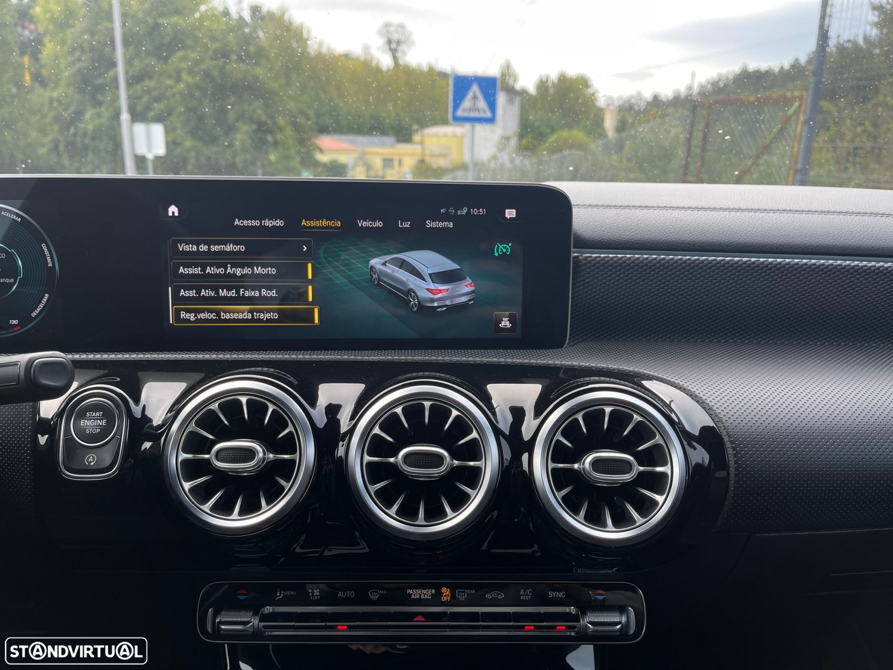 Mercedes-Benz CLA 180 - 30
