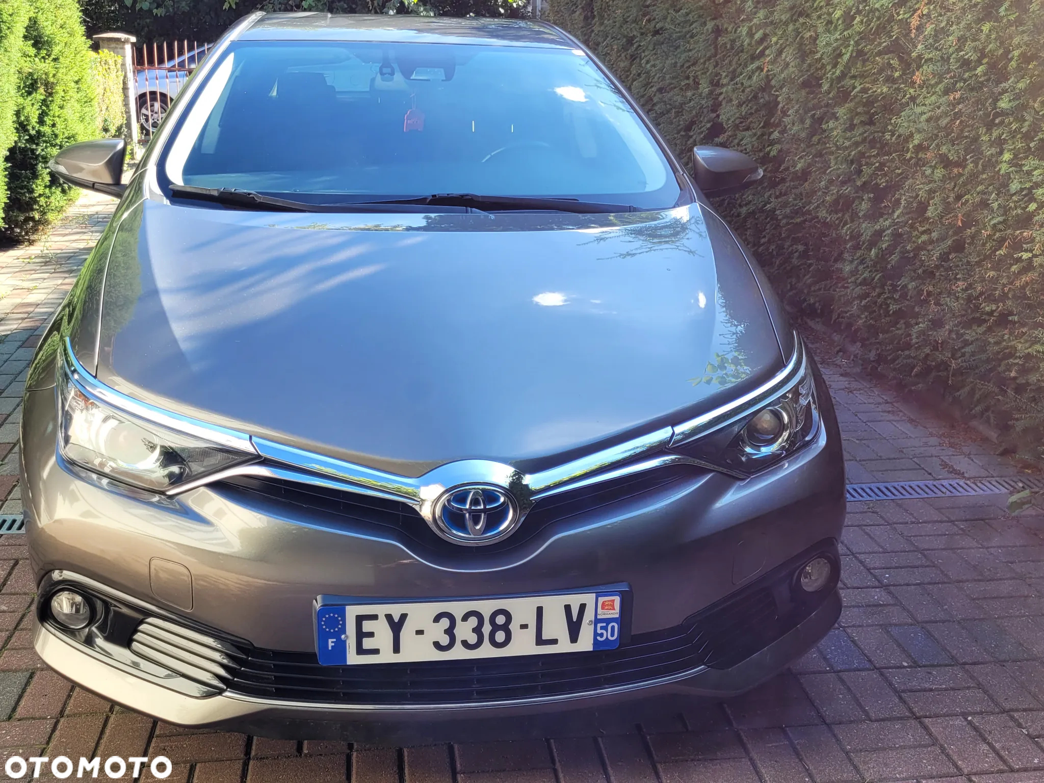 Toyota Auris 1.8 VVT-i Hybrid Automatik Life - 2