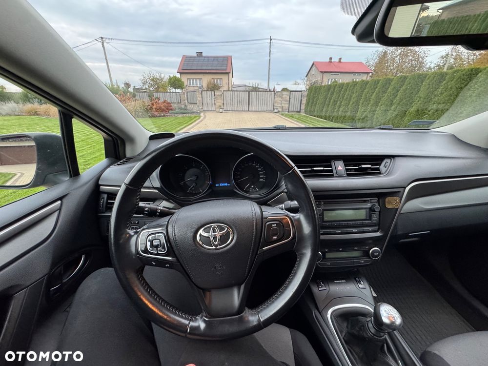 Toyota Avensis - 13