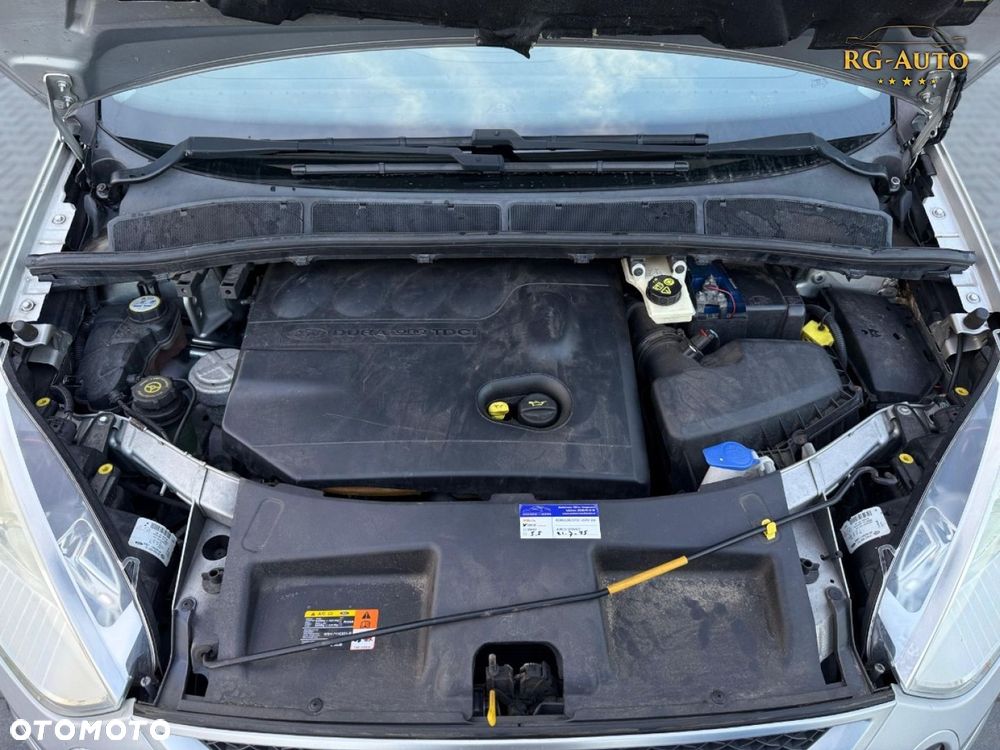 Ford S-Max - 16
